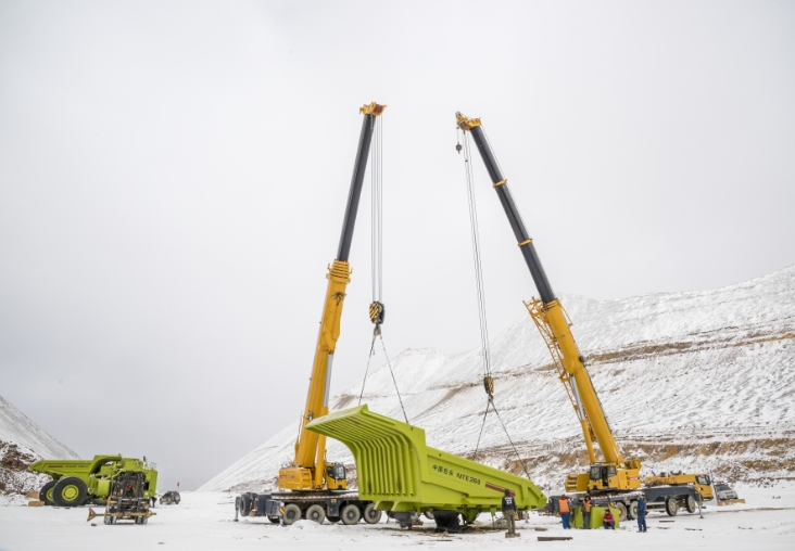 XCMG truck crane
